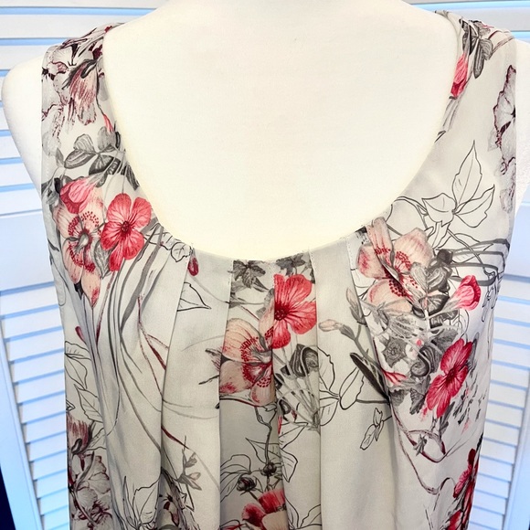 Elle Tank Sweater Set - Picture 9 of 17